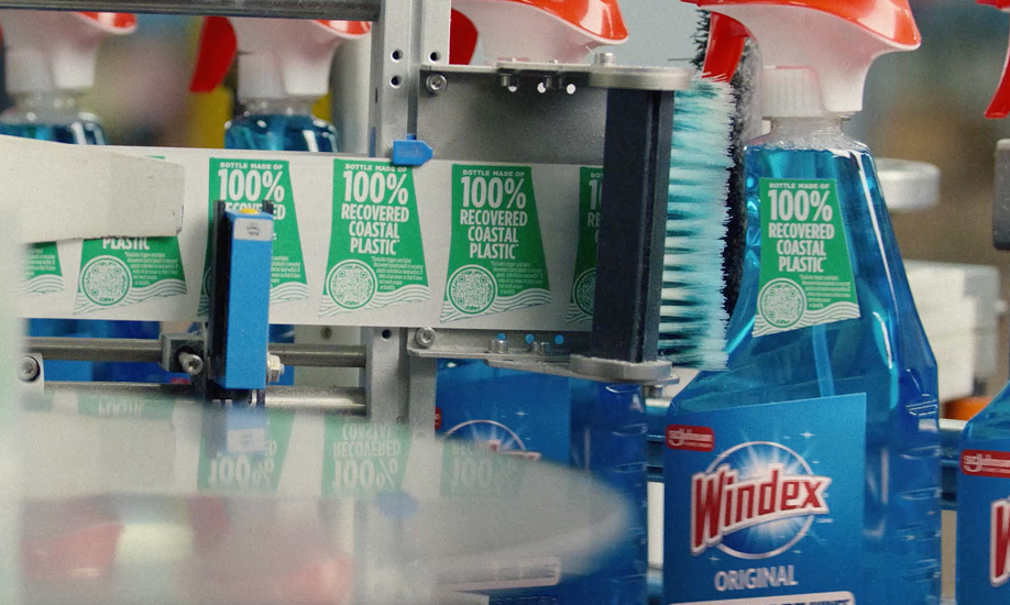 Windex bottles made with 100% recovered coastal plastic, a solution to reduce ocean plastic waste.